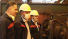 سرپرست شرکت فولاد اکسین خوزستان در بازدید از جرثقیل های شرکت : بوسه بر دست همکاران سخت کوش و متعهدم می‌زنم
