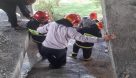 نجات کارگر ساختمانی ۲۳ ساله توسط آتش نشانان