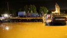تخلیه آبهای سطحی با کمک رسانی سازمان آب و برق خوزستان به شهرهای ماهشهر، بندر امام خمینی (ره) و کارون